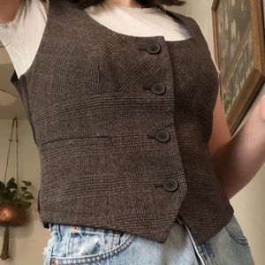 ✨ 90s woman’s plaid vest ✨